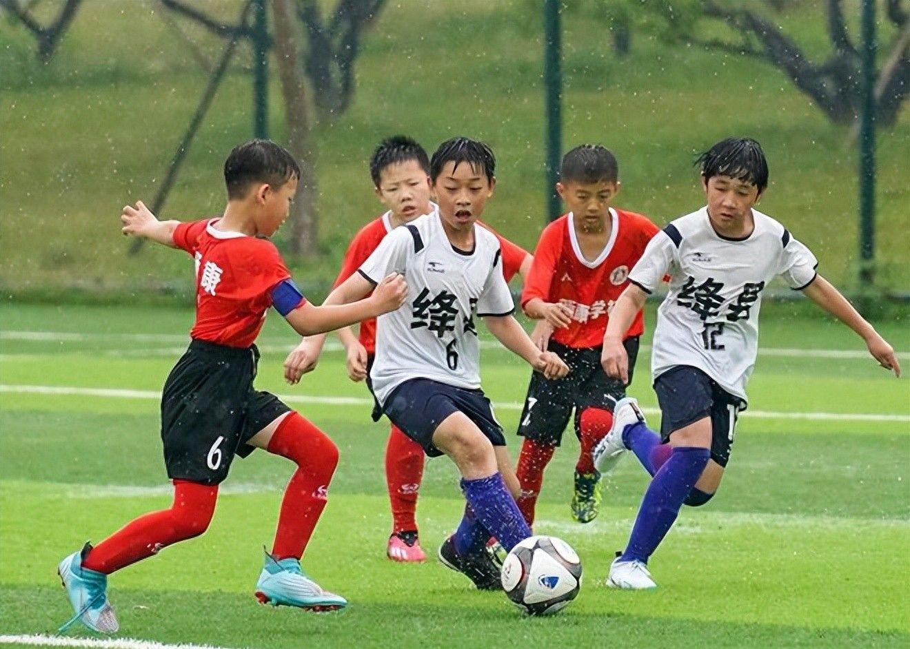 费兰vs佛得角数据:4次射门1次射正,8次地面对抗0次成功